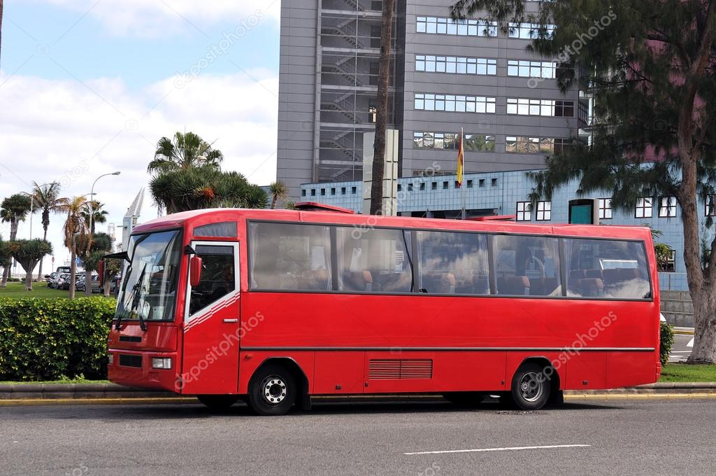 Panorama di Napoli con autobus urbano
