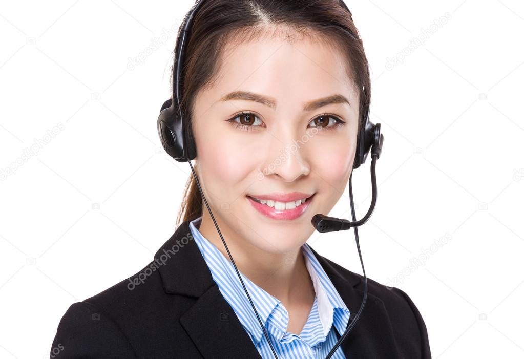 Cliente al banco che richiede un servizio di money transfer