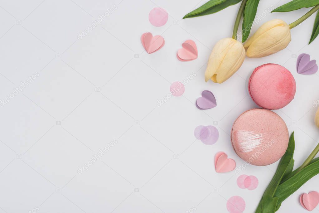 Biscotti e dolci confezionati da diversi paesi.